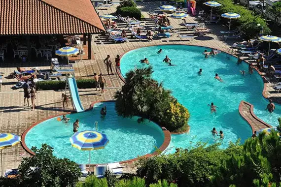 piscina01-hotel-ausonia